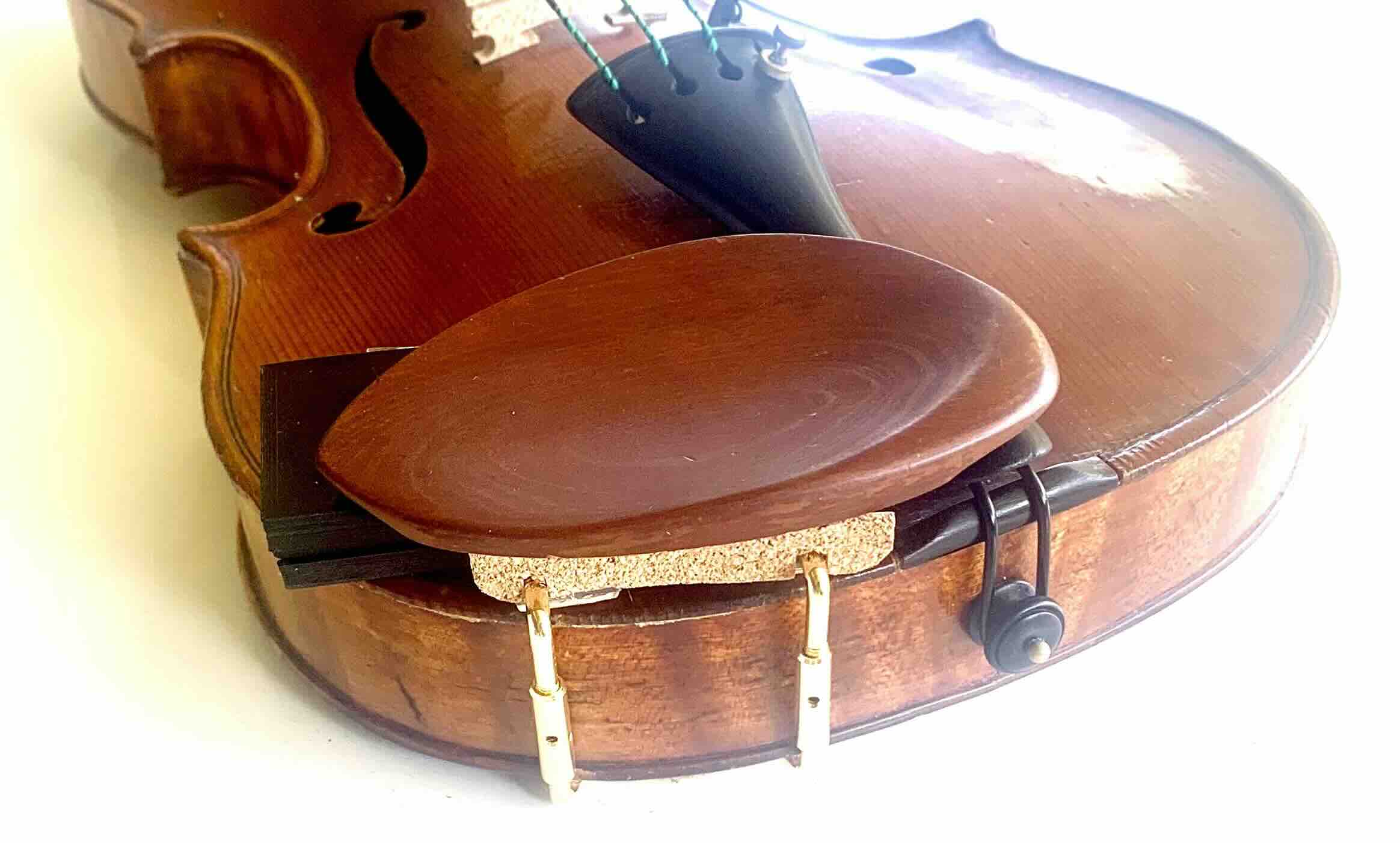 Smart Chinrest with integrated pressure sensors for violin players - PARTs music technology